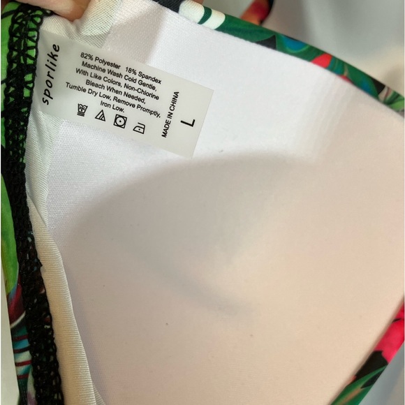 Bikini Swimsuit Size Large -2 Piece - Lattice Bottoms - Picture 8 of 10